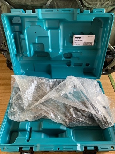 マキタ 40v充電式ハンマ　HM 002GZK 未使用   　