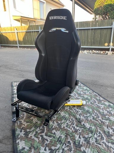 ブリッド　BRIDE製　DIGO セミバケットシート