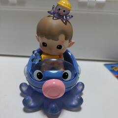 ポップマート　ハチププ　フィギュア