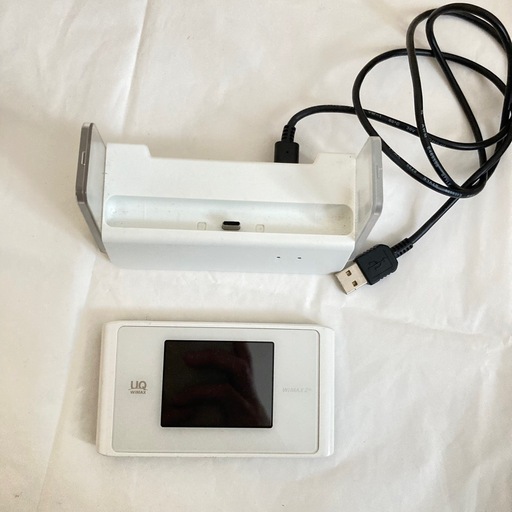 UQ WiMAX2+ モバイルWi-Fi本体とクレードルセット　WX04