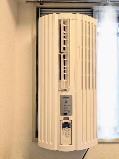 【受け渡し決定】トヨトミ　ウインドエアコン　4〜6畳\n‎サイズ　奥行き27.5 x 幅36.1 x 高さ74.2 cm　窓の左右、どちらでも取付可能　内部乾燥運転