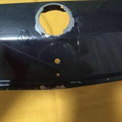 メルセデス・ベンツのフロント　グリル手渡しの方の画像