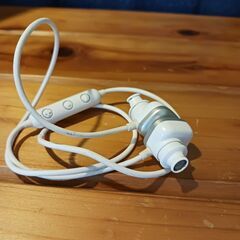 【無料配布】Bluetoothイヤホン【ジャンク】の画像