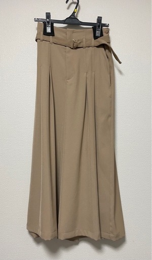 ★新品2024秋　REDYAZEL ハイウエストタックフレアパンツ　ベージュ ワイドパンツ 