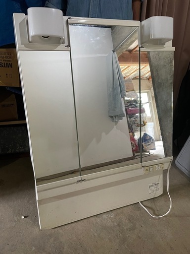 ミラーキャビネット　TOTO 洗面台ミラー