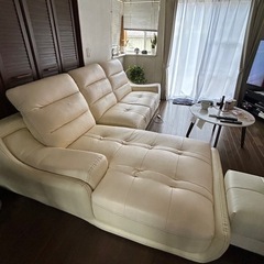 海外大型ソファ・使用１年半・新品同様セレブ感