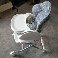 アップリカ ハイローベット&チェアーの画像