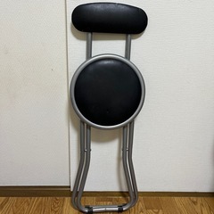 円形折りたたみ椅子4脚の画像