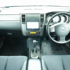 【ローン審査通過率95％！ローンお任せください！】日産 ティーダ 　１５Ｍの画像