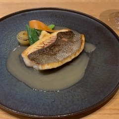 ランチに、ワインと一緒にフランスコース料理を一緒に食べに行ってくれる方、募集します。女性限定 - 友達