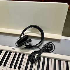 《売約済》【武蔵小山店】 KORG コルグ キーボード B2SP 高低自在椅子 ヘッドホン セット 22年製 高年式 電子ピアノ 88鍵盤 初心者 譜面立て付属 ホワイト ピアノ 電子キーボード デジタルピアノ B2 WH 🚚 運搬無料エリア有 / 品川区 リサイクルショップ ランバールーム 武蔵小山店  ◀︎ 武蔵小山パルム 戸越銀座 隣の画像