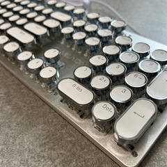 タイプライター風 有線キーボードの画像
