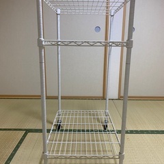 キャスター付き2段スチールラック　の画像