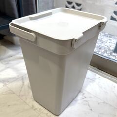 IKEA HÅLLBAR ふた付きゴミ箱 
ライトグレー, 10 lの画像