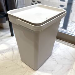 IKEA HÅLLBAR ふた付きゴミ箱 
ライトグレー, 10 l