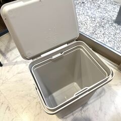 IKEA HÅLLBAR ふた付きゴミ箱 
ライトグレー, 10 lの画像