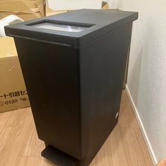 ゴミ箱の画像
