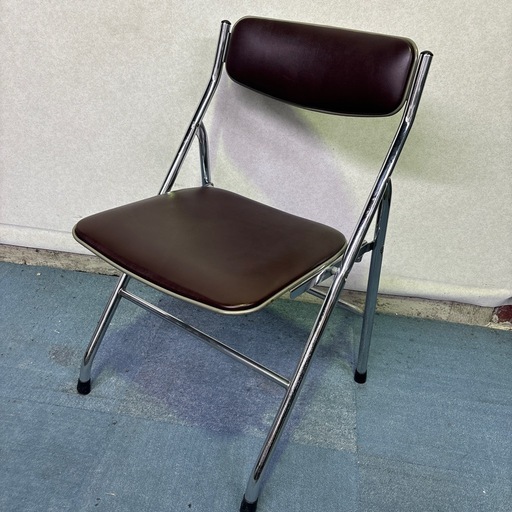 数揃います！折りたたみパイプイス