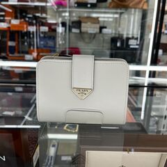 PRADA　サフィアーノ　コンパクトウォレット　アイボリー　レザ...
