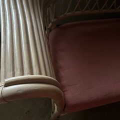ソファーとテーブルの画像