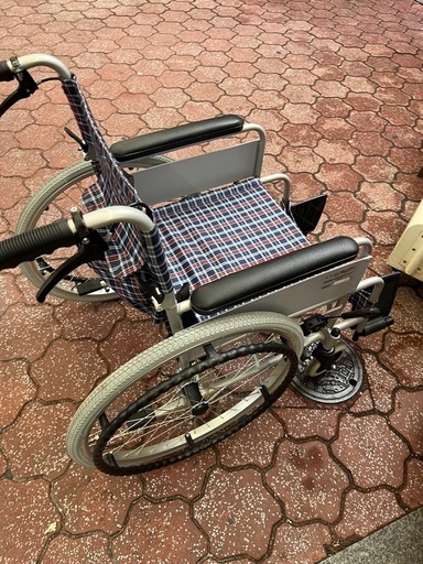 美品　アルミ製　自走式車椅子　