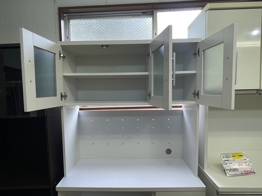 ホワイト 食器棚 ガラス扉付き　4/24まで Amazon｜不二貿易 食器棚 キッチン収納 幅43×奥行29×高さ44cm