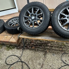 スタッドレスタイヤ、アルミホイール付き195/65r/15の画像