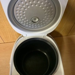 ⭐️5.5合炊飯器⭐️ ⭐️VS-KE65⭐️の画像