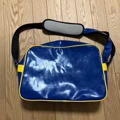 スポーツバッグアディダスショルダーバッグの画像