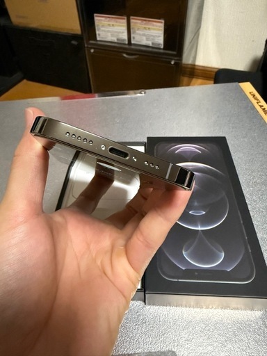 iPhone12pro 256gb グラファイト ほぼ新品