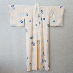 【中古品】【長期保管品】【シミ有】 着物　極淡黄色地　昭和時代
