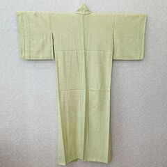 【中古品】【長期保管品】【シミ有】 着物　黄緑色地　絞り　昭和時代の画像