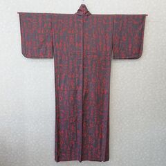 【中古品】【長期保管品】【シミ・汚れ有】 着物　灰色地　昭和時代の画像