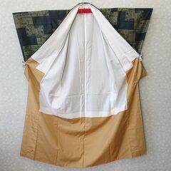 【中古品】【長期保管品】　着物　緑濃淡地　柄入りの画像