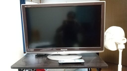 32インチ液晶テレビ