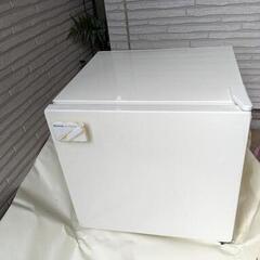 【現地引き取り限定、無料であげます】インテリアボード、シュレッダー、冷蔵庫の画像