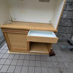 食器棚の画像