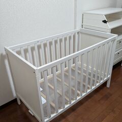 IKEAベビーベッド、マットレス