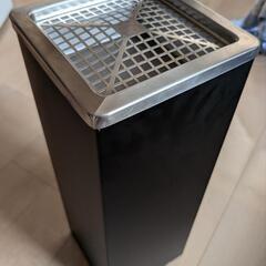 【確約済】黒いステンレススチール製の灰皿　スタンド 吸い殻入れ