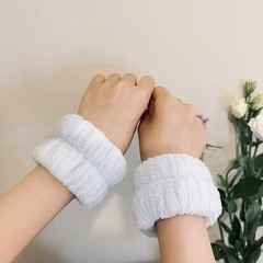 【新品未使用】洗顔リストバンド お得な4セットの画像