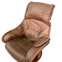 NO.1842 《お値下げ中!!》【在庫２】関家具 リクライニングチェア オットマン付き 椅子 家具 中古の画像