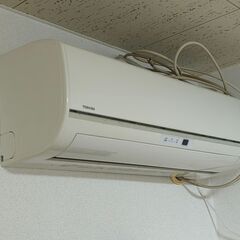 2015年東芝製エアコン(室内機・室外機)動作確認済み、取り外せ...