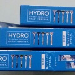 【Shick「HYDRO 5」】《HYDRO 5　の5枚刃の替刃4個入り》×「3セット」新品未使用品の新しいパッケージです。の画像