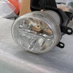 210クラウンアスリート純正フォグLED　2000円の画像