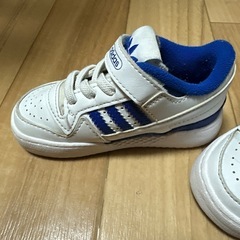 adidas ベビーシューズ13cmの画像