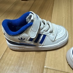 adidas ベビーシューズ13cmの画像