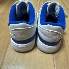 adidas ベビーシューズ13cmの画像