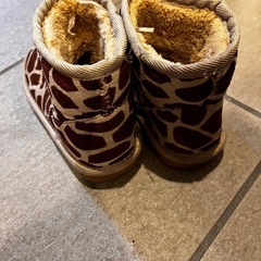 キリン柄ブーツ　の画像