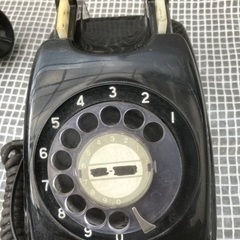 ダイヤル式黒電話　601型　A2 割れなし　優しい音色、送受信正常！テスト済み。汚れ残りあり。送料無料　検索→電電公社 ＮＴＴ　 呼び出し音は爆音ではなく、非常に優しい音色です。の画像