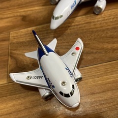 【破損箇所有】ANA 音が鳴る　飛行機2台の画像